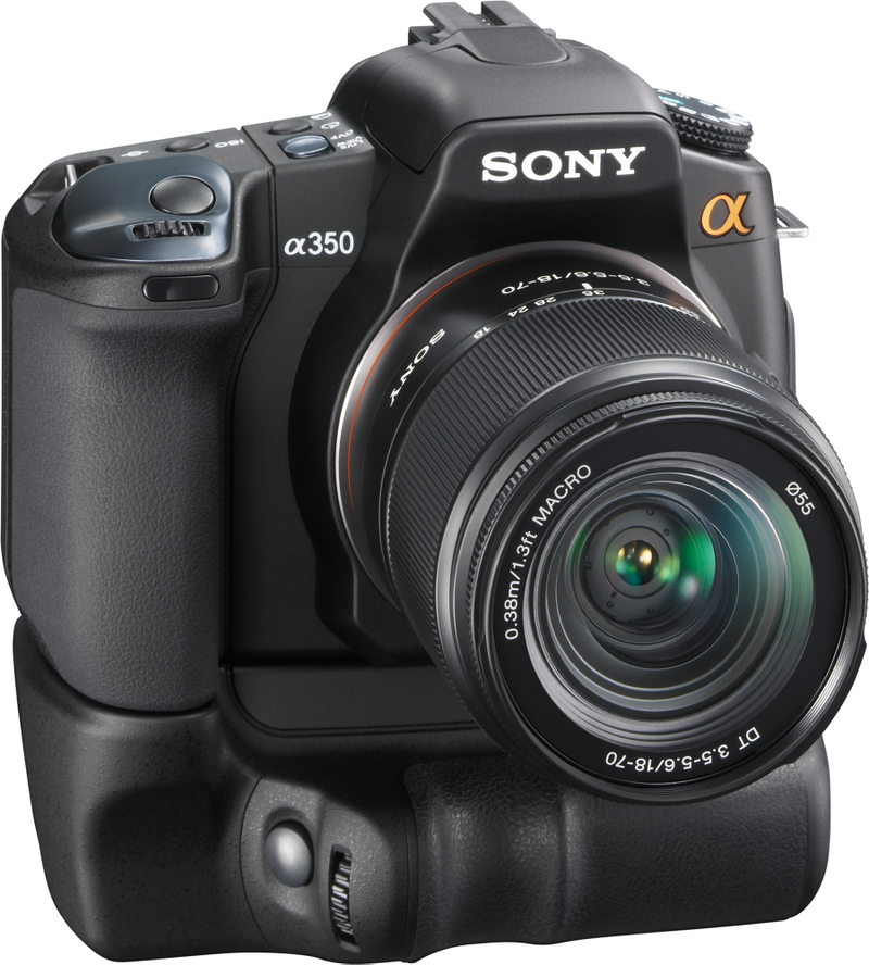 Illustration for article titled Sony A300 and A350 DSLRs Have Two-Way Tilting Live View